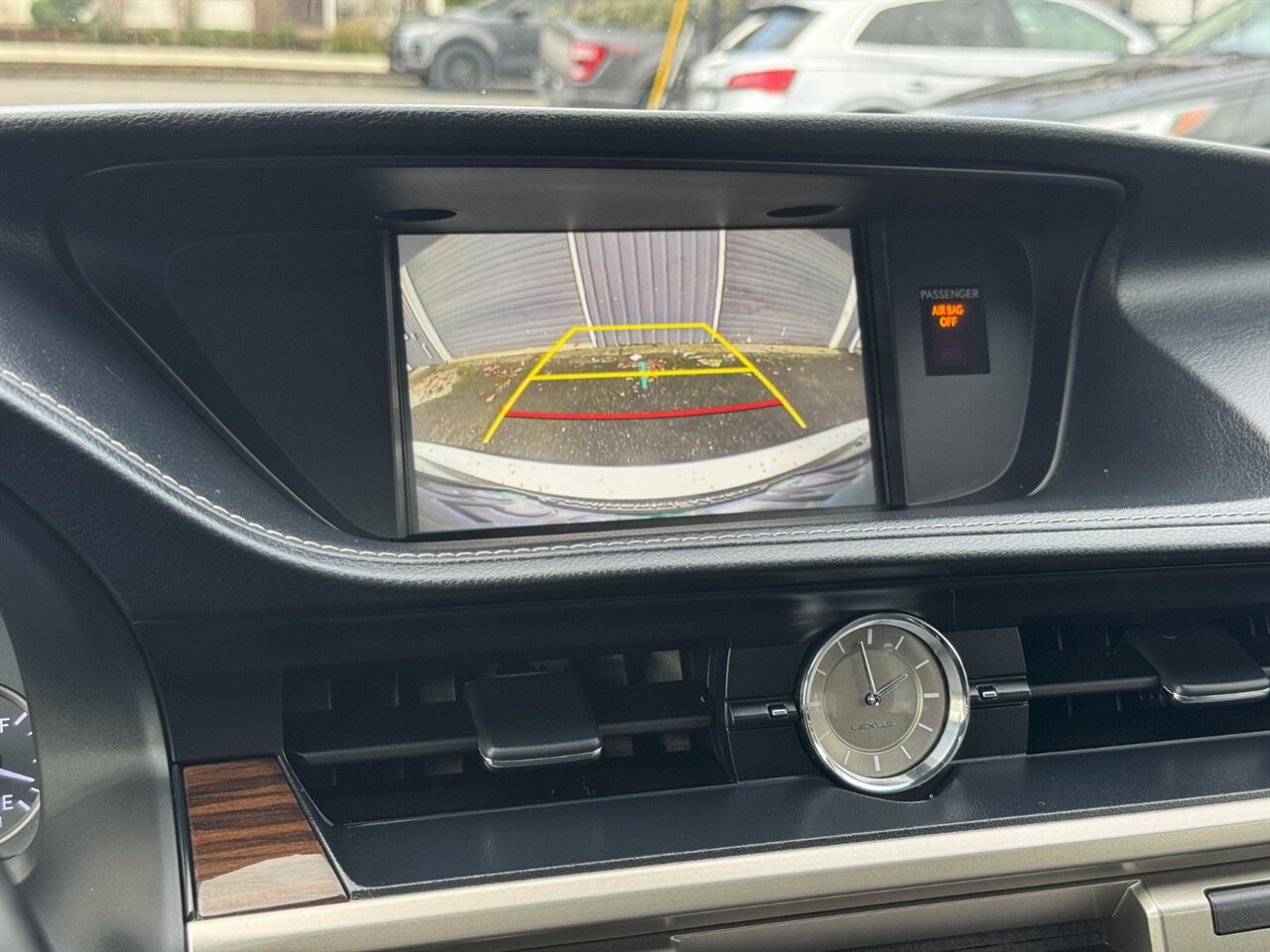 2017 Lexus ES300h ADAPTIVE CRUISE BLIND SPOT   - Photo 32 - Portland, OR 97211