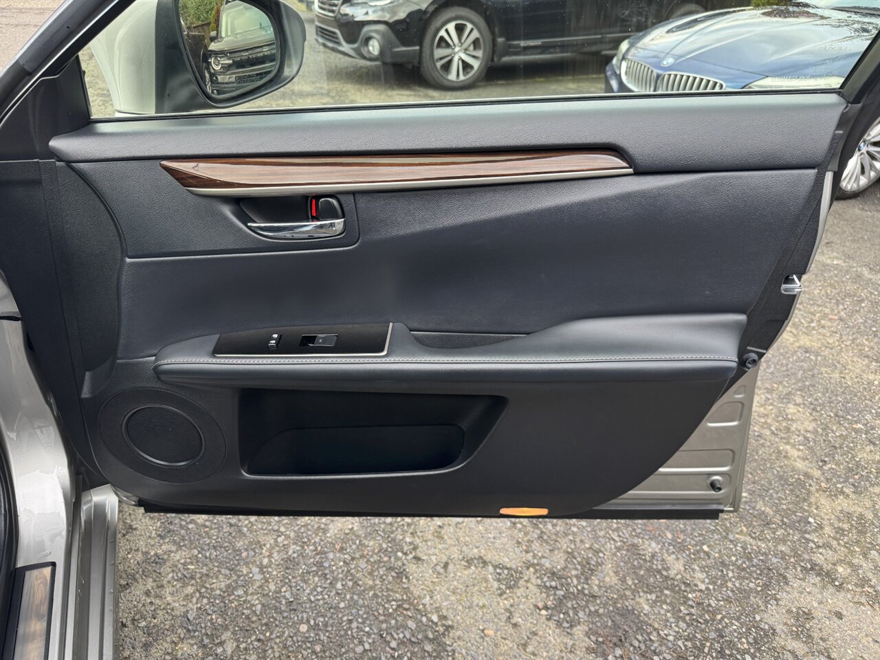 2017 Lexus ES300h ADAPTIVE CRUISE BLIND SPOT   - Photo 21 - Portland, OR 97211