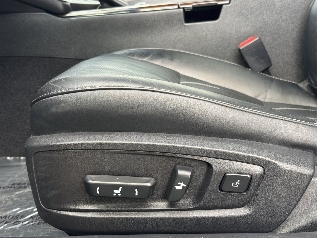 2017 Lexus ES300h ADAPTIVE CRUISE BLIND SPOT   - Photo 24 - Portland, OR 97211