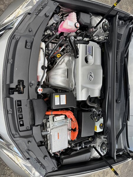 2017 Lexus ES300h ADAPTIVE CRUISE BLIND SPOT   - Photo 38 - Portland, OR 97211