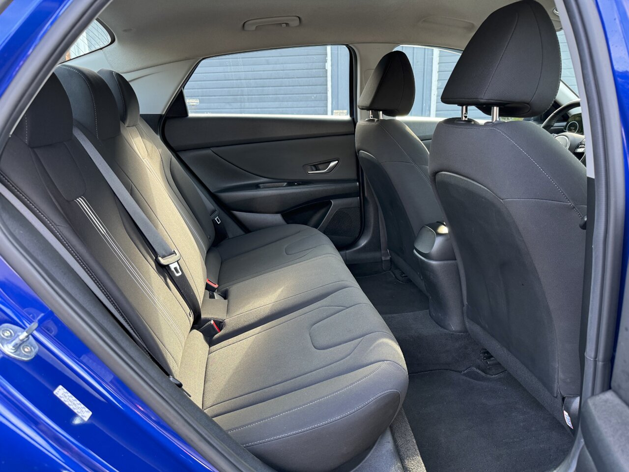 2021 Hyundai Elantra SEL   - Photo 15 - Portland, OR 97211