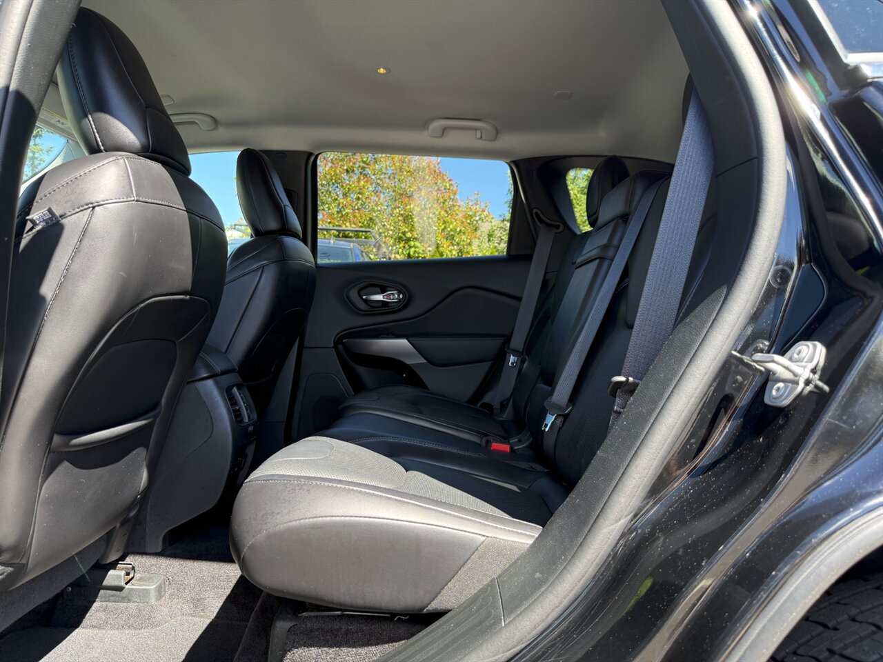 2019 Jeep Cherokee Limited 4X4 ADAPTIVE CRUISE LEATHER - Photo 13 - Portland, OR 97211