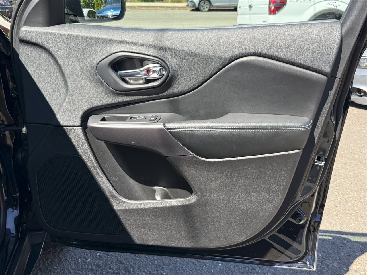 2019 Jeep Cherokee Limited 4X4 ADAPTIVE CRUISE LEATHER - Photo 17 - Portland, OR 97211