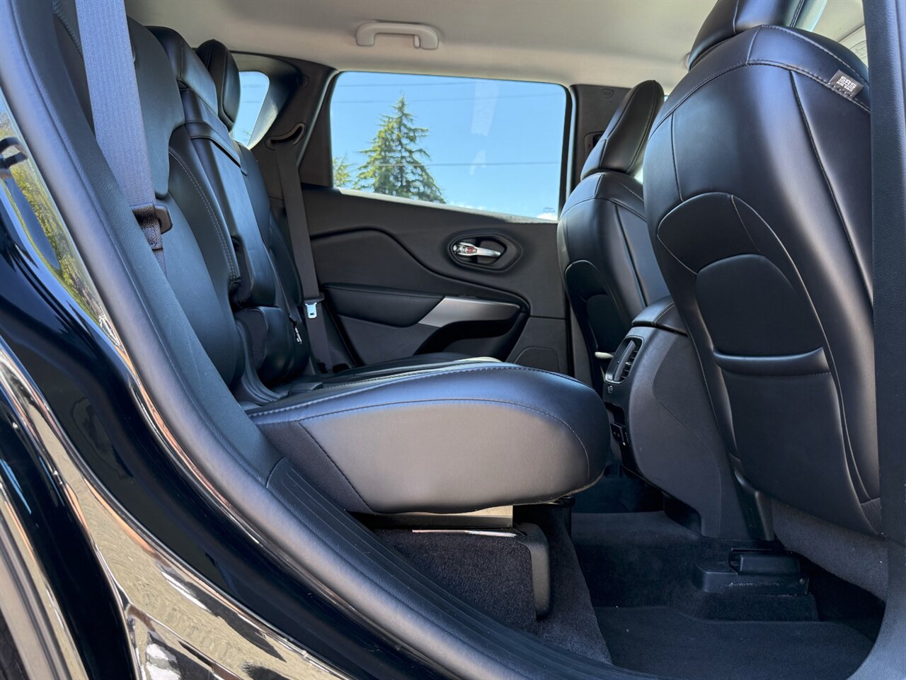 2019 Jeep Cherokee Limited 4X4 ADAPTIVE CRUISE LEATHER - Photo 15 - Portland, OR 97211