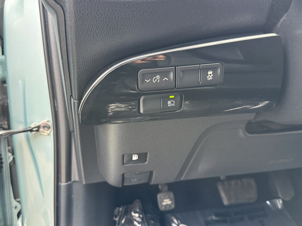 2016 Toyota Prius Three Touring ADAPTIVE CRUISE BACKUP CAMERA - Photo 21 - Portland, OR 97211