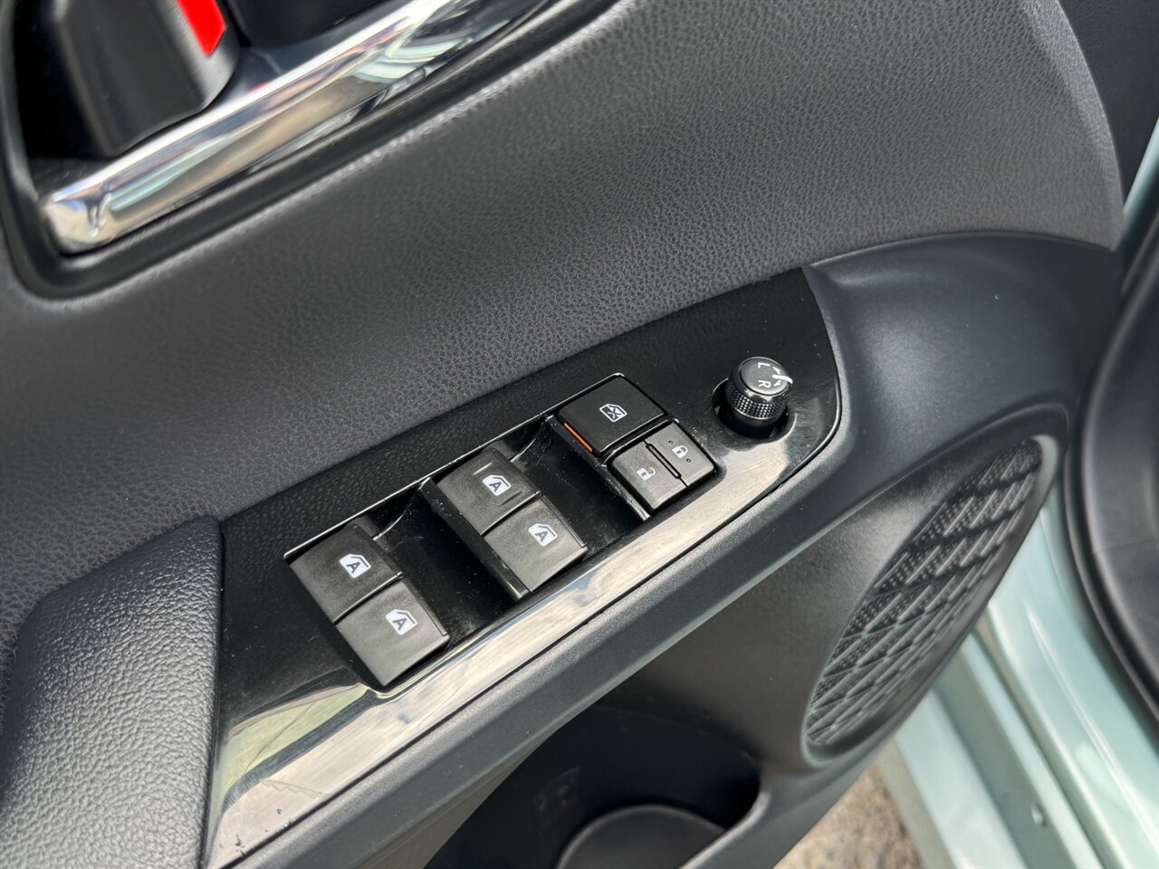 2016 Toyota Prius Three Touring ADAPTIVE CRUISE BACKUP CAMERA - Photo 20 - Portland, OR 97211