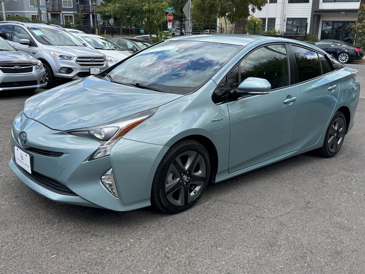 2016 Toyota Prius Three Touring ADAPTIVE CRUISE BACKUP CAMERA - Photo 3 - Portland, OR 97211