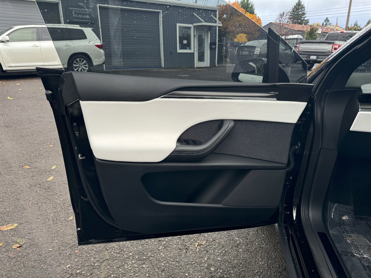 2022 Tesla Model X Plaid   - Photo 11 - Portland, OR 97211