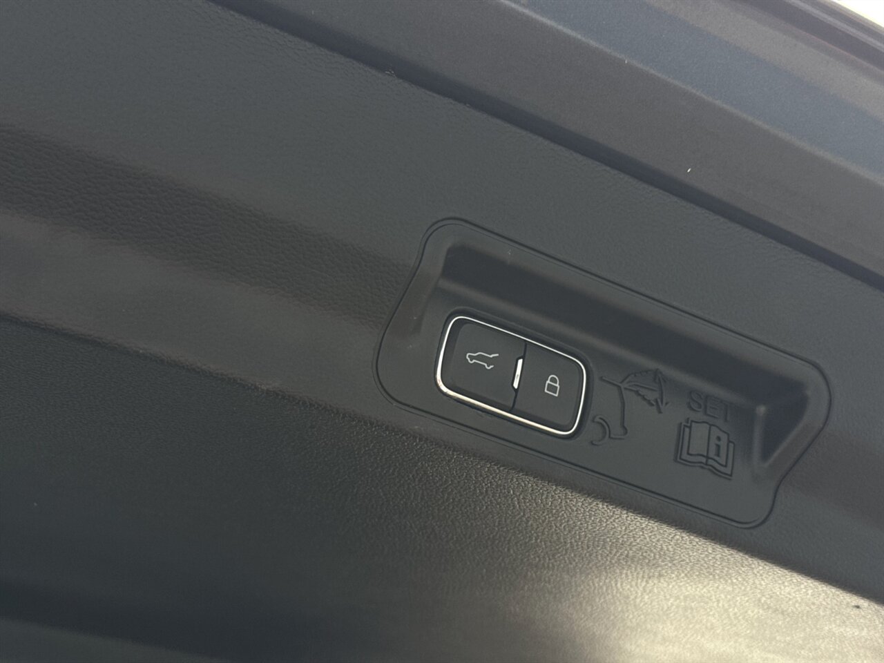 2023 Ford Explorer ST-Line AWD LOADED ONLY 16K MILES   - Photo 18 - Portland, OR 97211