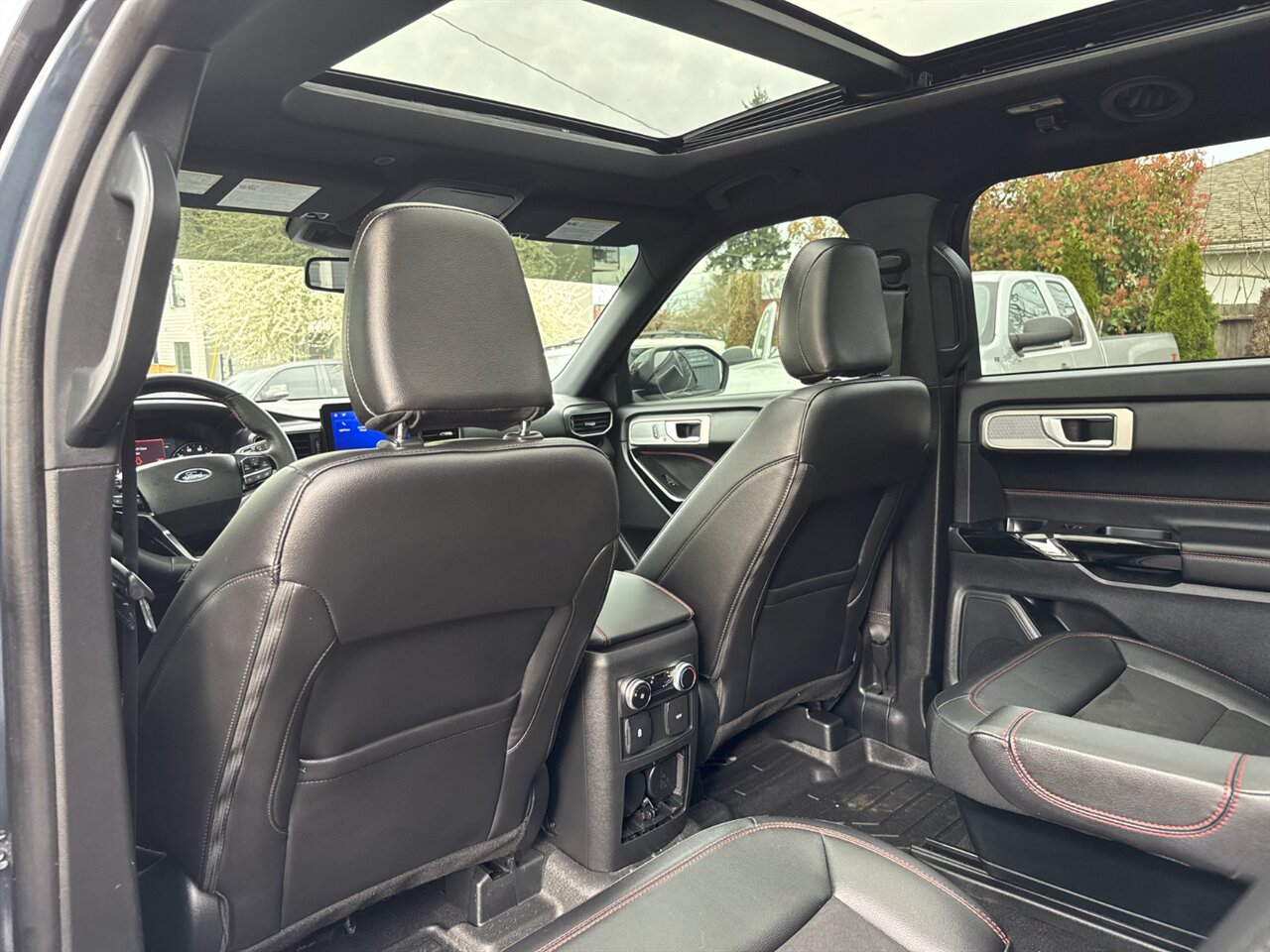 2023 Ford Explorer ST-Line AWD LOADED ONLY 16K MILES   - Photo 14 - Portland, OR 97211