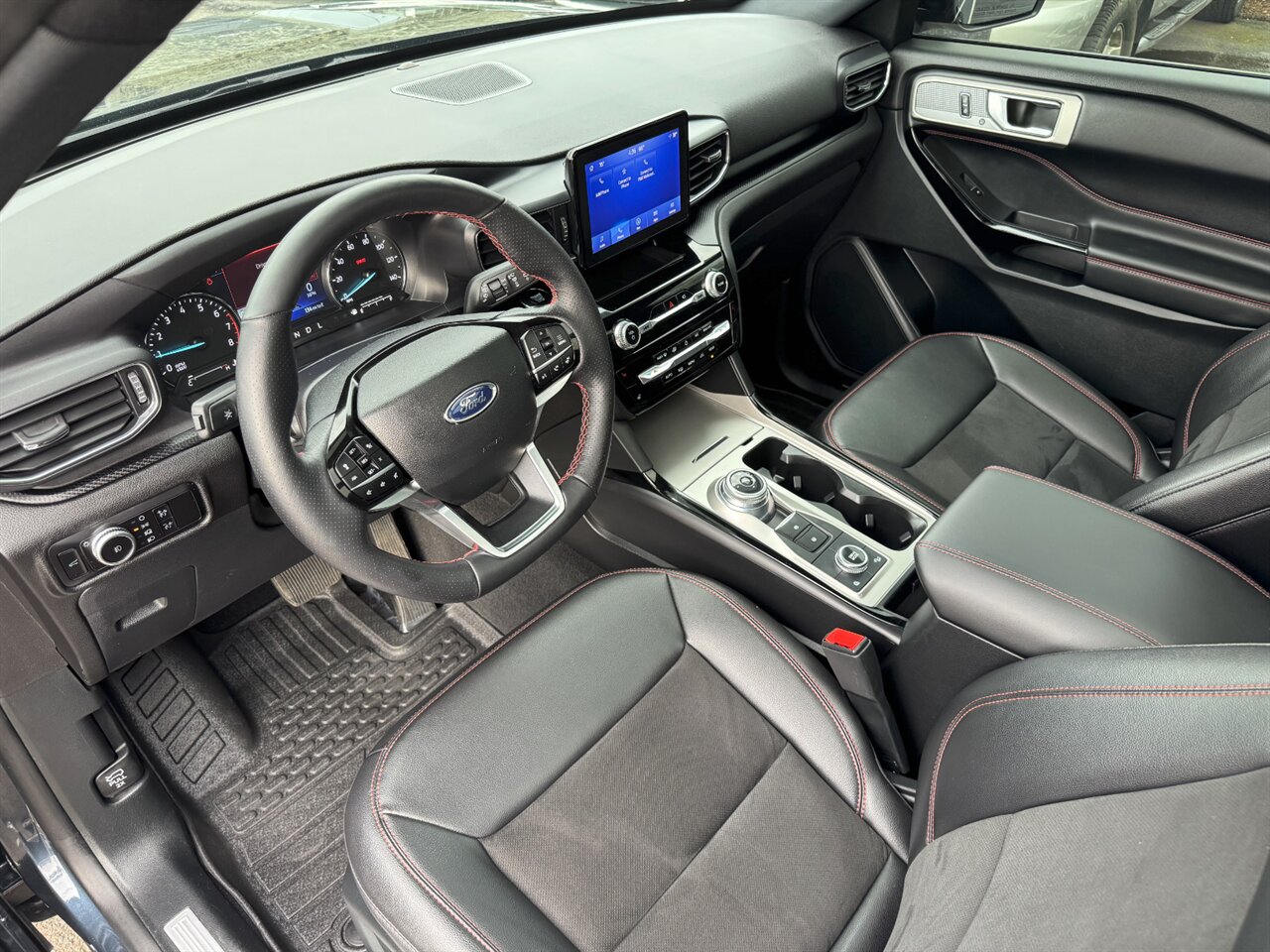 2023 Ford Explorer ST-Line AWD LOADED ONLY 16K MILES   - Photo 2 - Portland, OR 97211