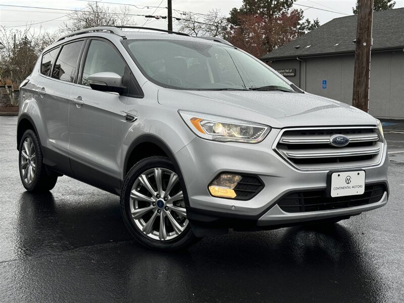 2018 Ford Escape Titanium AWD NAV LEATHER HEATED SEATS  