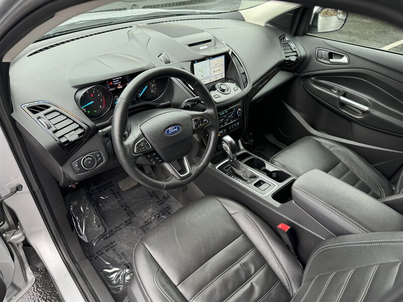 2018 Ford Escape Titanium AWD NAV LEATHER HEATED SEATS  
