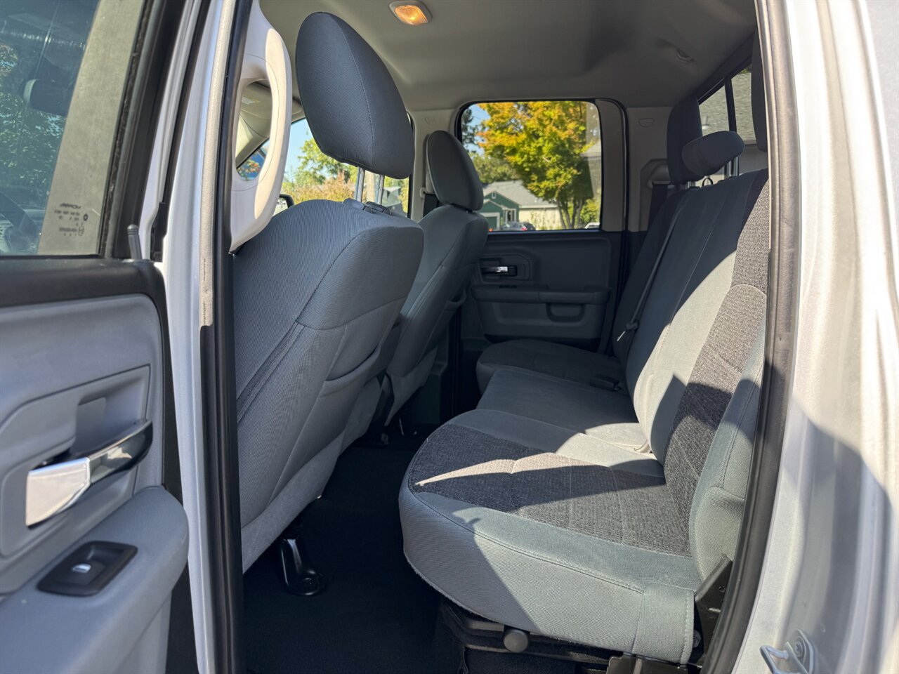 2014 RAM 1500 SLT 4x4 NEW TIRES 5.7 HEMI   - Photo 13 - Portland, OR 97211
