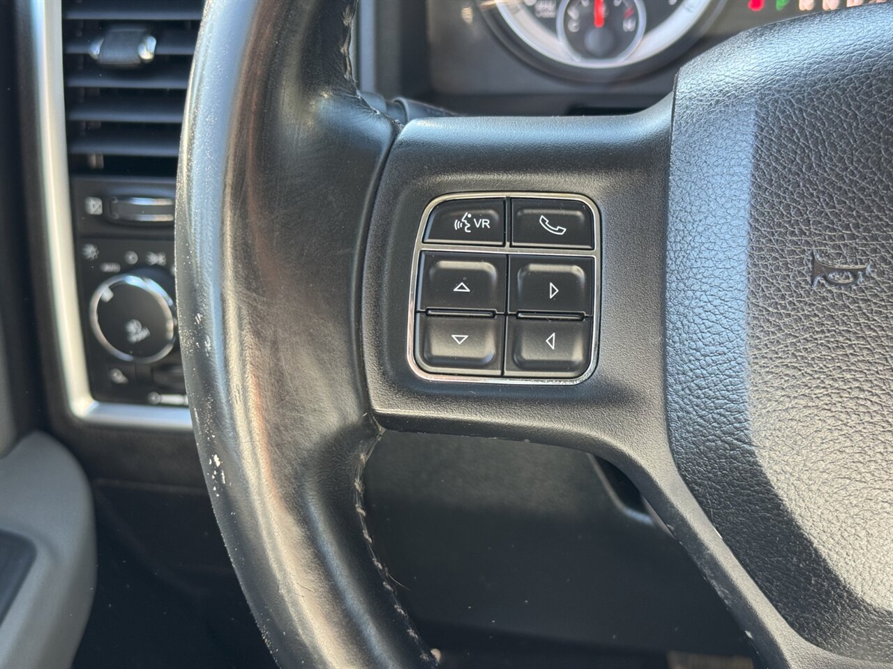 2014 RAM 1500 SLT 4x4 NEW TIRES 5.7 HEMI   - Photo 25 - Portland, OR 97211