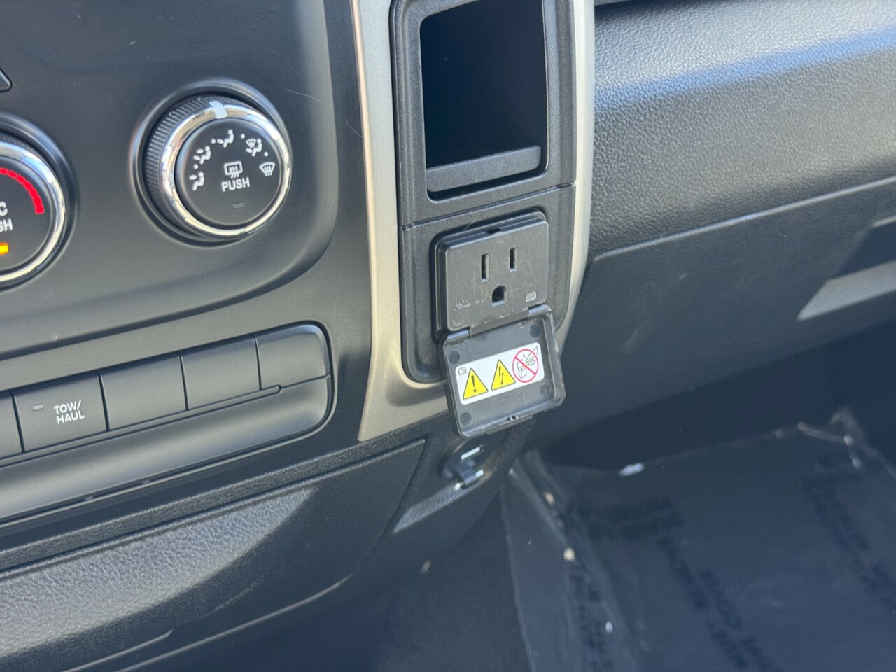 2014 RAM 1500 SLT 4x4 NEW TIRES 5.7 HEMI   - Photo 34 - Portland, OR 97211