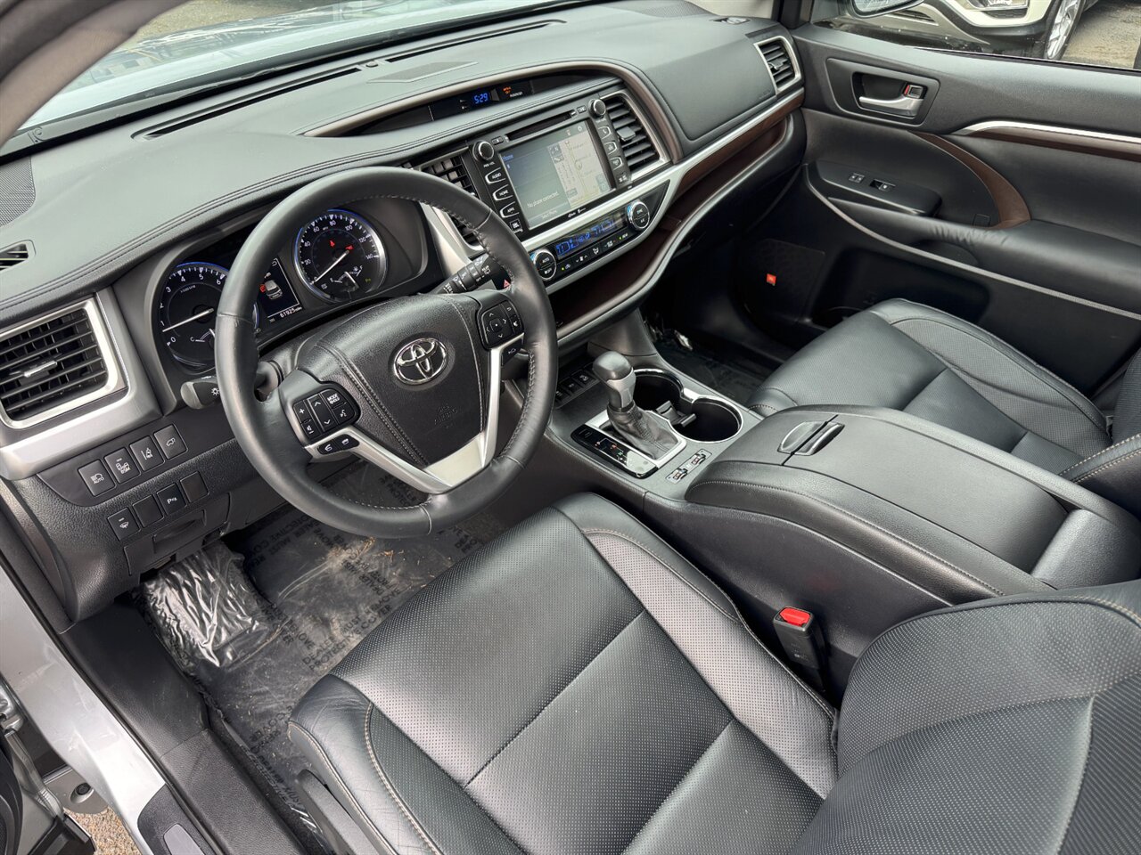 2015 Toyota Highlander Limited AWD NAV ADAPTIVE ONLY 61K MILES - Photo 2 - Portland, OR 97211