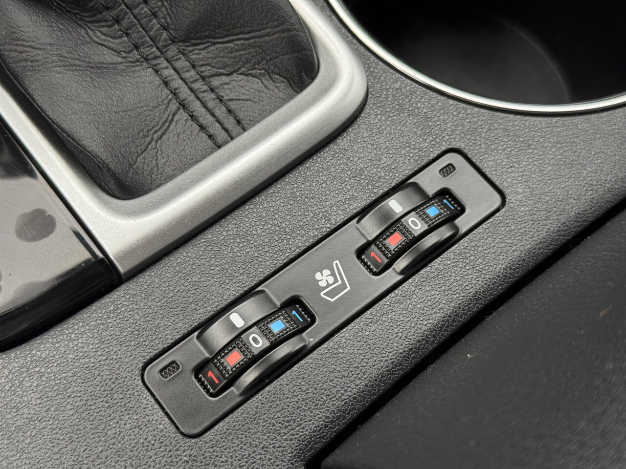 2015 Toyota Highlander Limited AWD NAV ADAPTIVE ONLY 61K MILES - Photo 33 - Portland, OR 97211