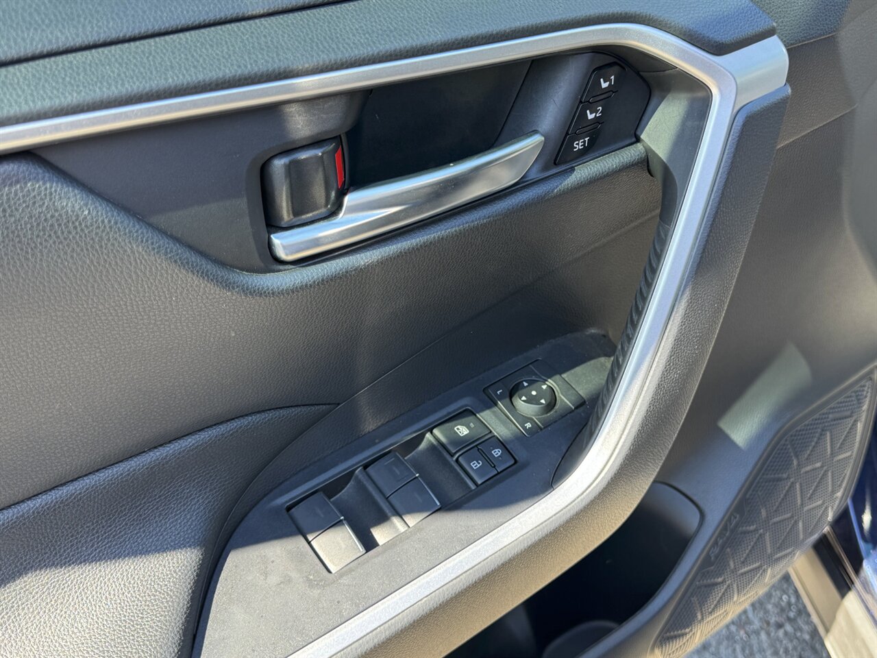 2025 Toyota RAV4 Hybrid XLE Premium AWD - Photo 21 - Portland, OR 97211