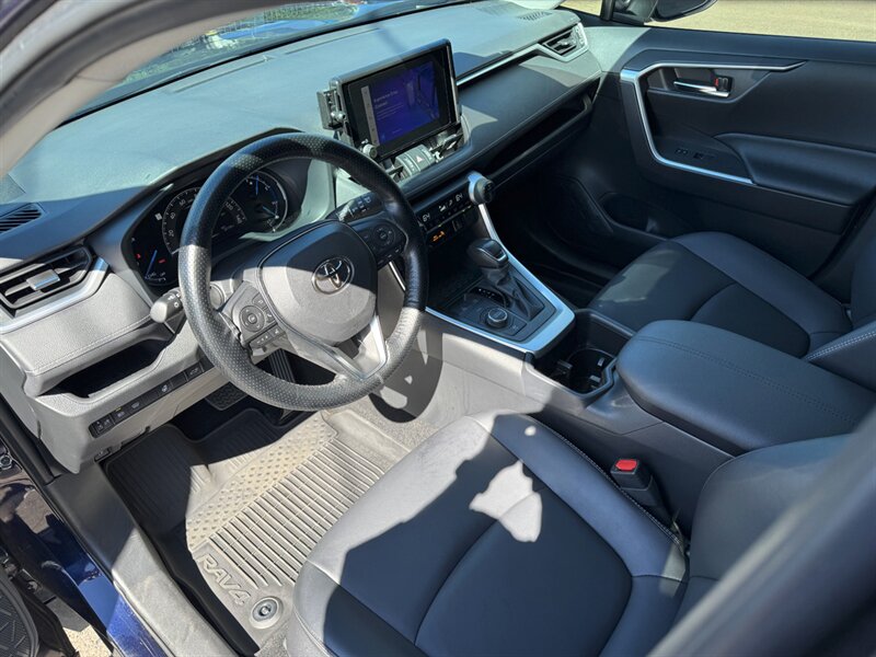 2025 Toyota RAV4 Hybrid XLE Premium AWD  