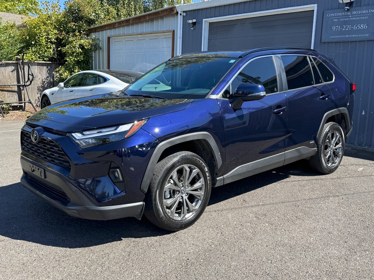 2025 Toyota RAV4 Hybrid XLE Premium AWD - Photo 3 - Portland, OR 97211