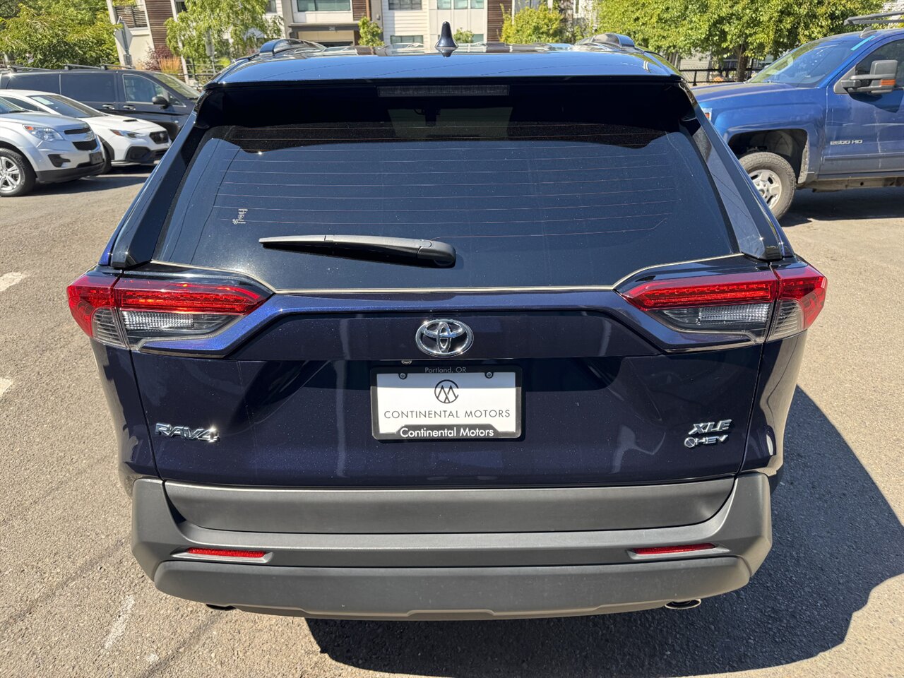 2025 Toyota RAV4 Hybrid XLE Premium AWD - Photo 9 - Portland, OR 97211