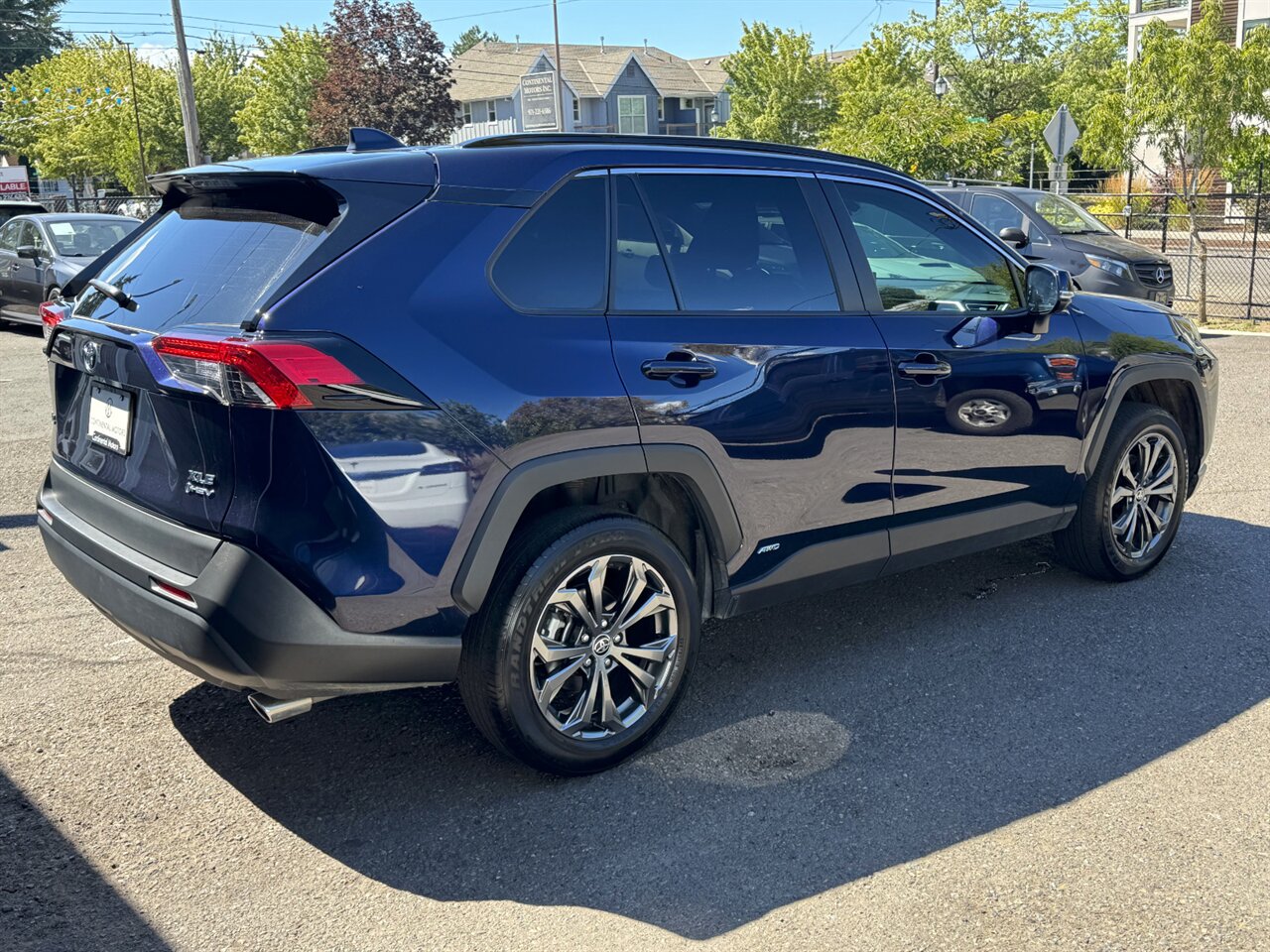 2025 Toyota RAV4 Hybrid XLE Premium AWD - Photo 8 - Portland, OR 97211
