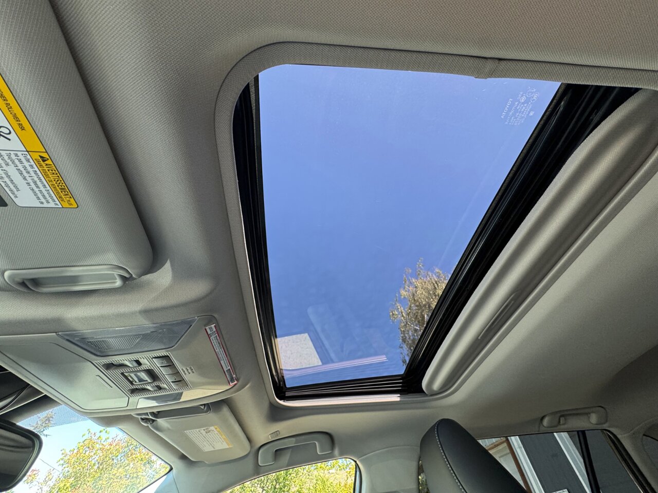 2025 Toyota RAV4 Hybrid XLE Premium AWD - Photo 33 - Portland, OR 97211