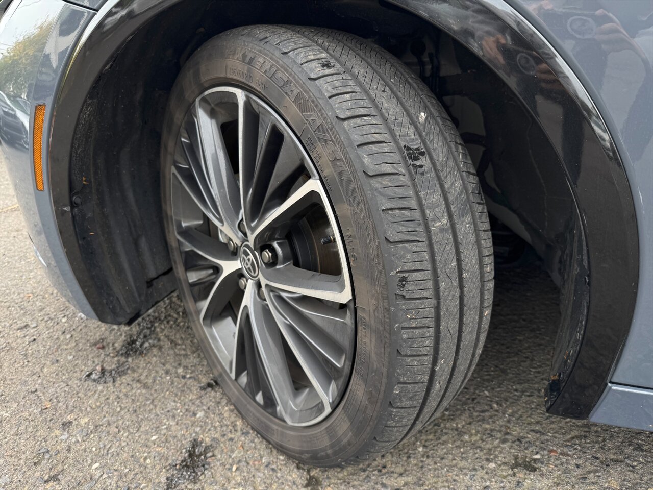 2024 Toyota Prius XLE AWD   - Photo 10 - Portland, OR 97211