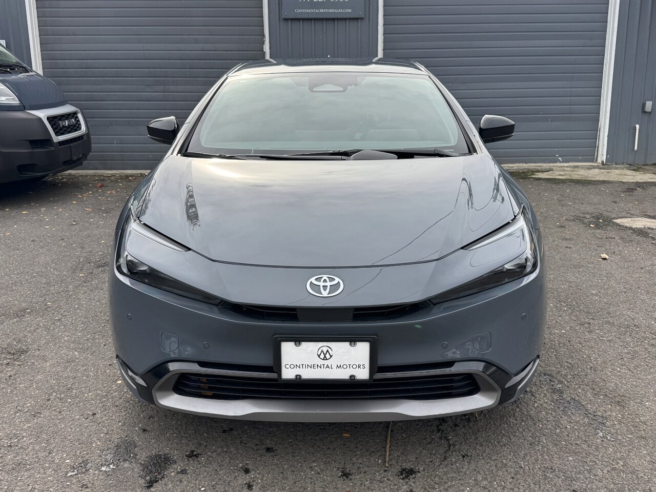 2024 Toyota Prius XLE AWD   - Photo 2 - Portland, OR 97211