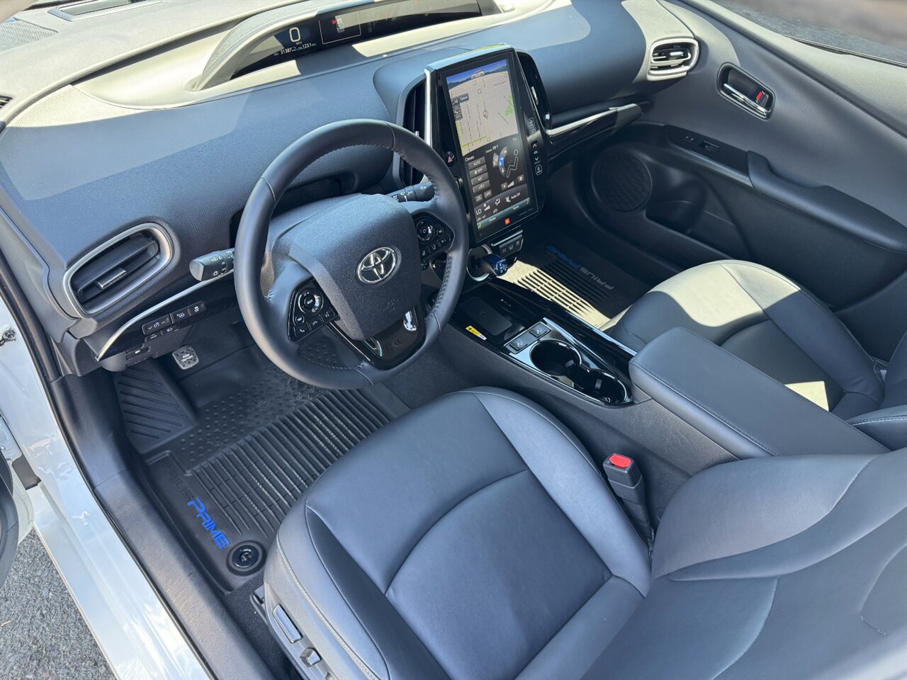 2021 Toyota Prius Prime Limited ONLY 31K MILES - Photo 2 - Portland, OR 97211