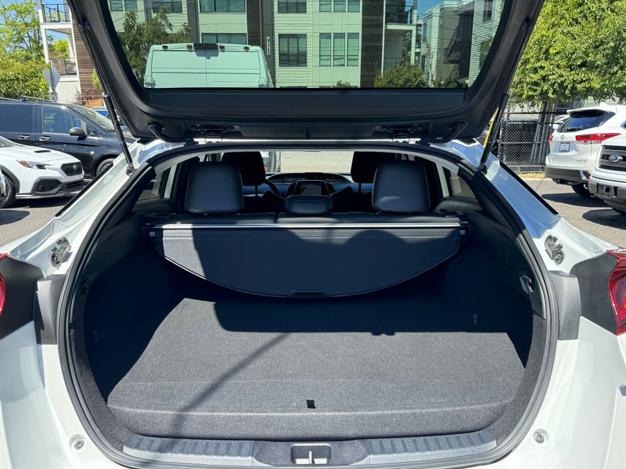 2021 Toyota Prius Prime Limited ONLY 31K MILES - Photo 12 - Portland, OR 97211