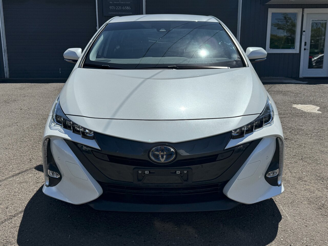 2021 Toyota Prius Prime Limited ONLY 31K MILES - Photo 4 - Portland, OR 97211