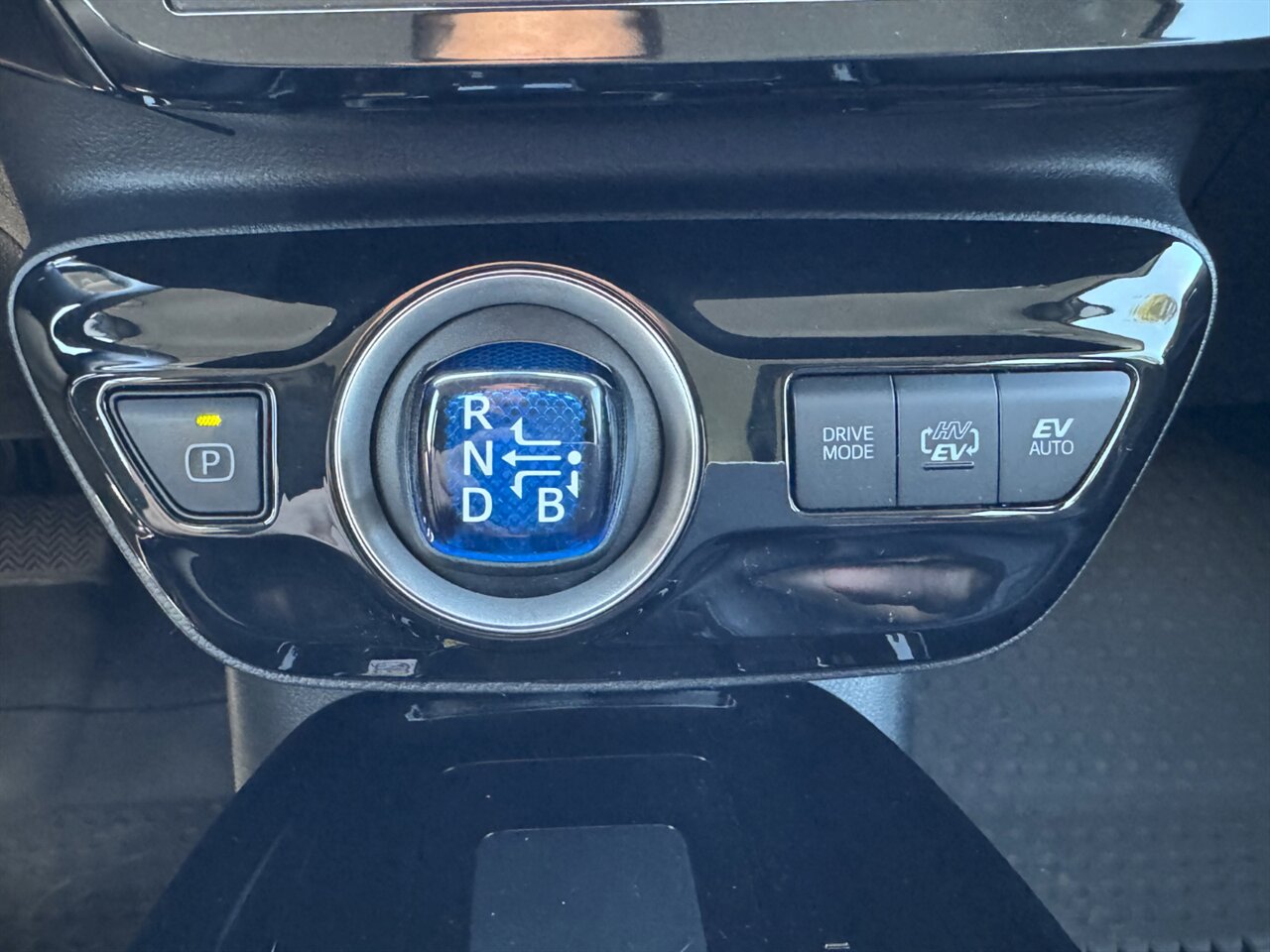 2021 Toyota Prius Prime Limited ONLY 31K MILES - Photo 20 - Portland, OR 97211