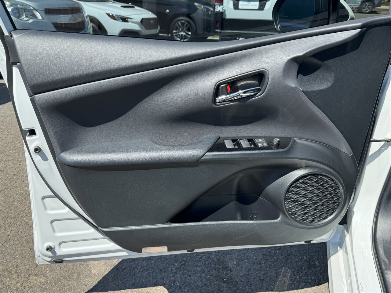2021 Toyota Prius Prime Limited ONLY 31K MILES - Photo 11 - Portland, OR 97211