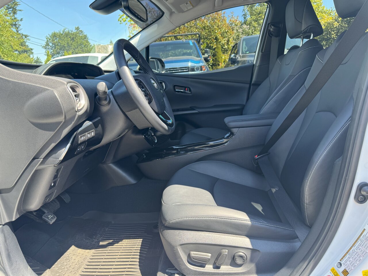 2021 Toyota Prius Prime Limited ONLY 31K MILES - Photo 29 - Portland, OR 97211