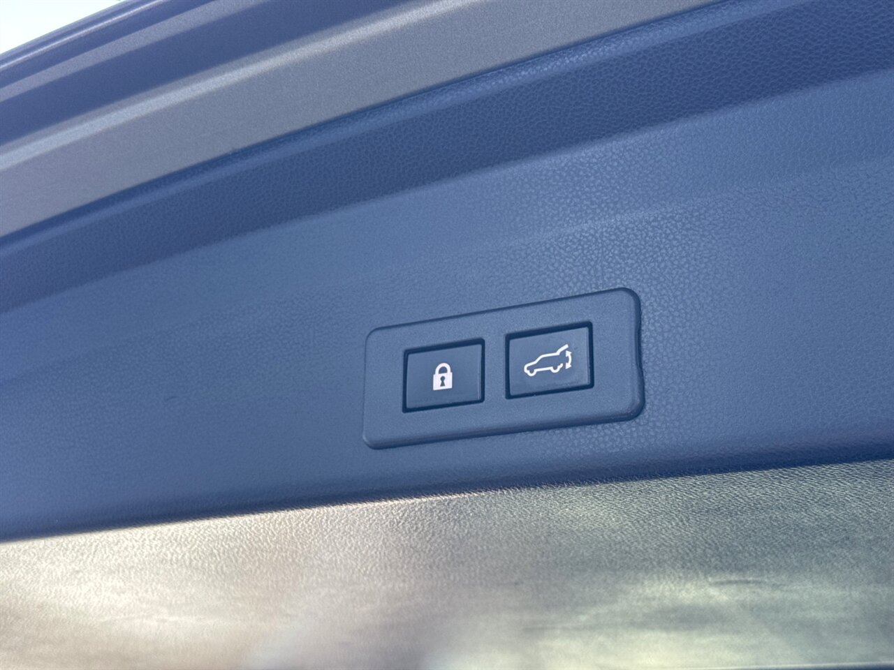 2022 Subaru Ascent Touring   - Photo 17 - Portland, OR 97211