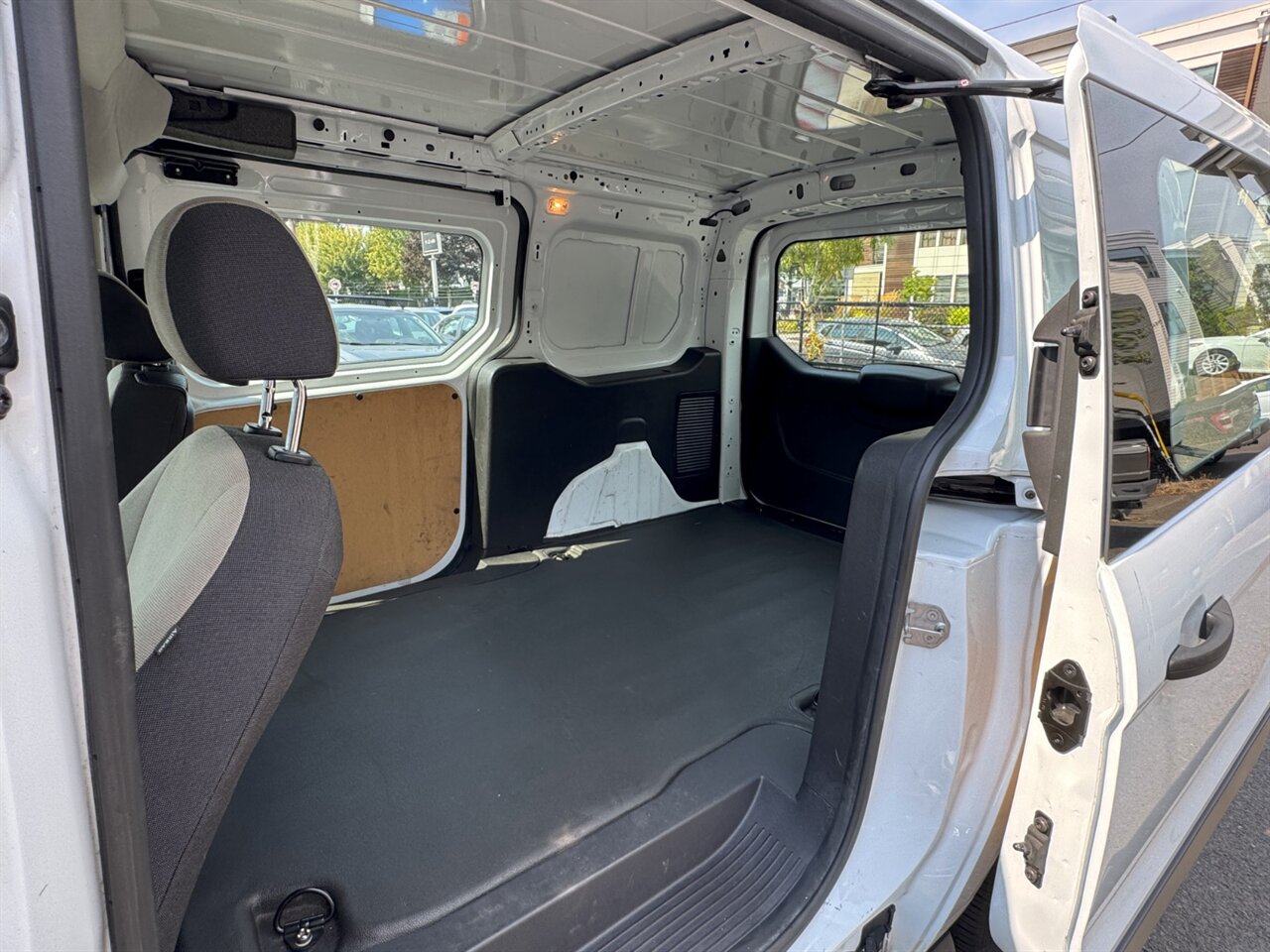 2016 Ford Transit Connect XL   - Photo 13 - Portland, OR 97211