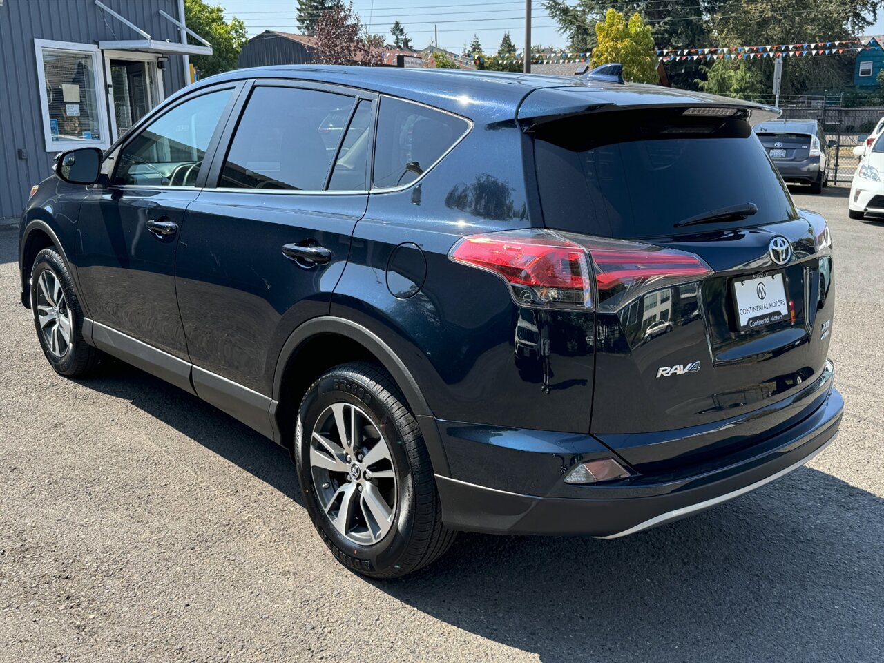 2018 Toyota RAV4 XLE AWD ADAPTIVE CRUISE BACKUP CAM   - Photo 9 - Portland, OR 97211