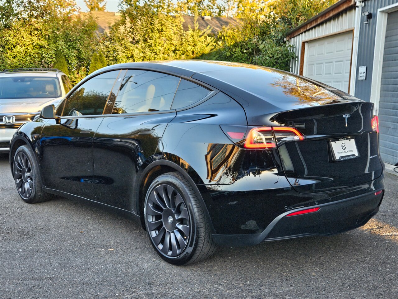 2022 Tesla Model Y Long Range Dual Motor QUALIFIES FOR REBATE   - Photo 4 - Portland, OR 97211