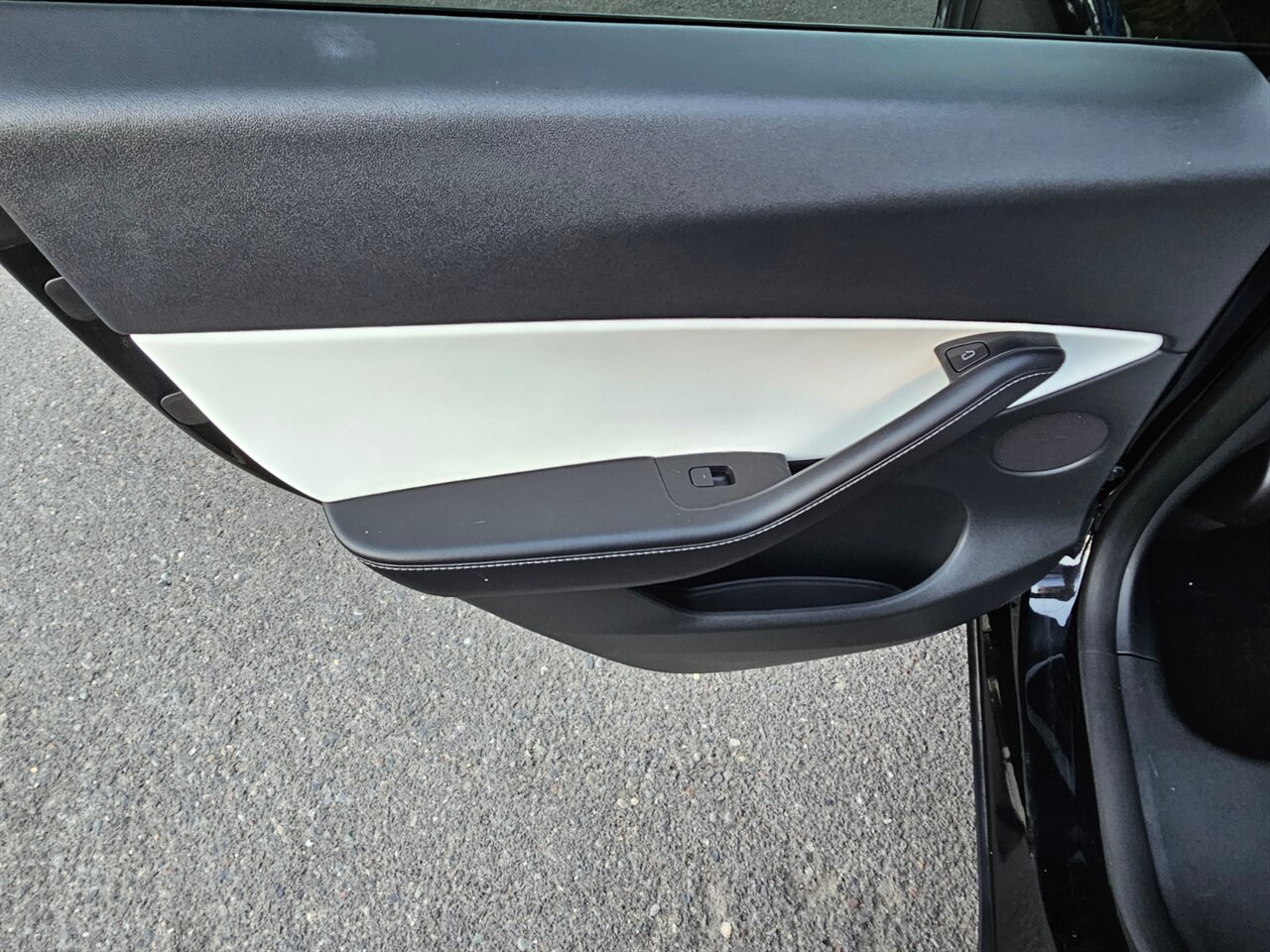 2022 Tesla Model Y Long Range Dual Motor QUALIFIES FOR REBATE   - Photo 15 - Portland, OR 97211