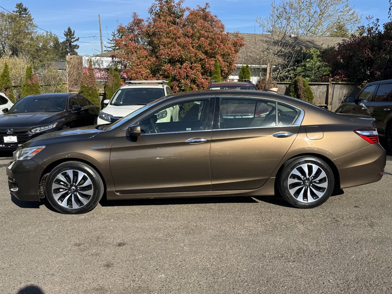 2017 Honda Accord Hybrid Touring 47 AVG MPG ADAPTIVE BLINDSPOT - Photo 3 - Portland, OR 97211