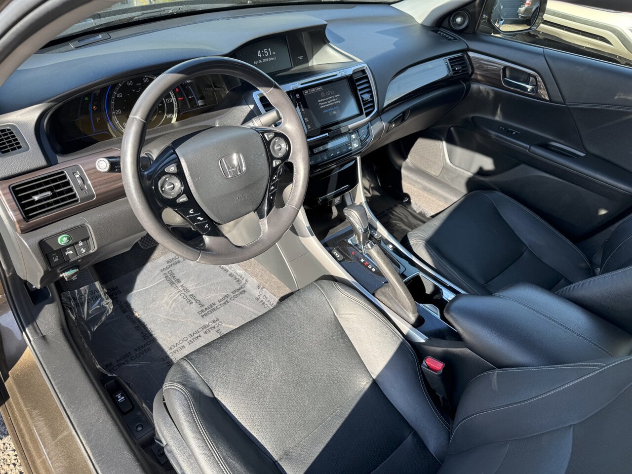 2017 Honda Accord Hybrid Touring 47 AVG MPG ADAPTIVE BLINDSPOT - Photo 2 - Portland, OR 97211