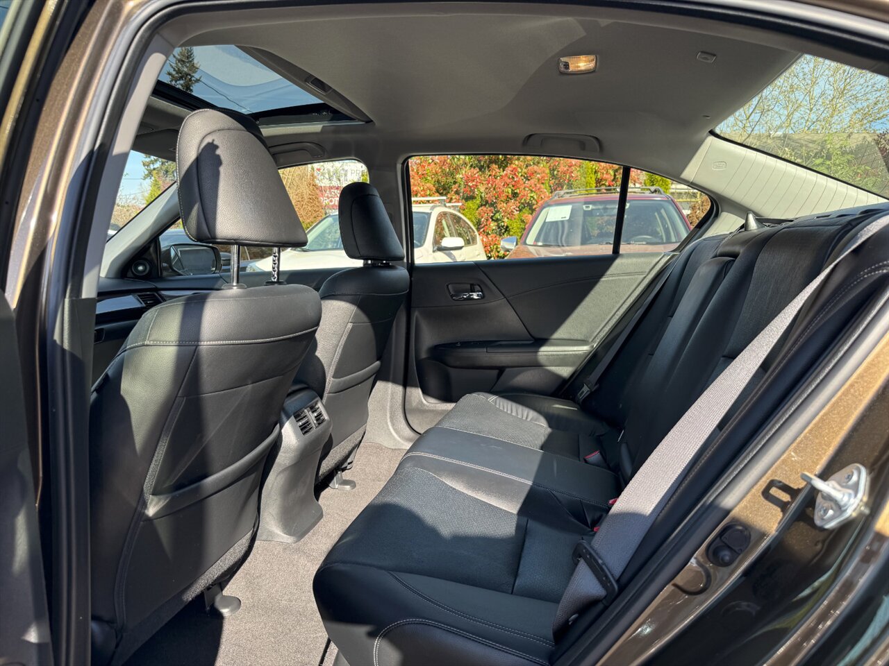 2017 Honda Accord Hybrid Touring 47 AVG MPG ADAPTIVE BLINDSPOT - Photo 13 - Portland, OR 97211