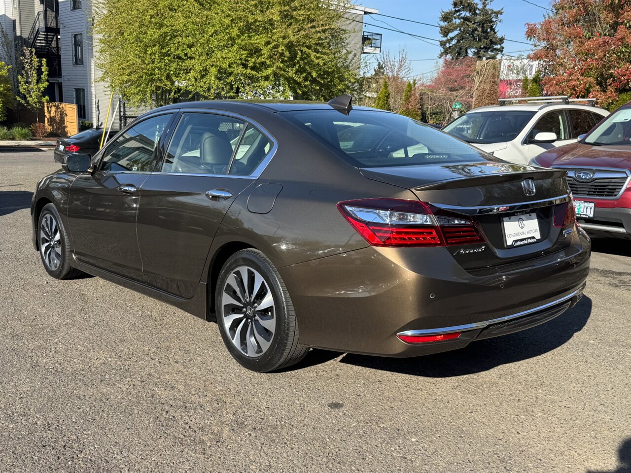 2017 Honda Accord Hybrid Touring 47 AVG MPG ADAPTIVE BLINDSPOT - Photo 10 - Portland, OR 97211