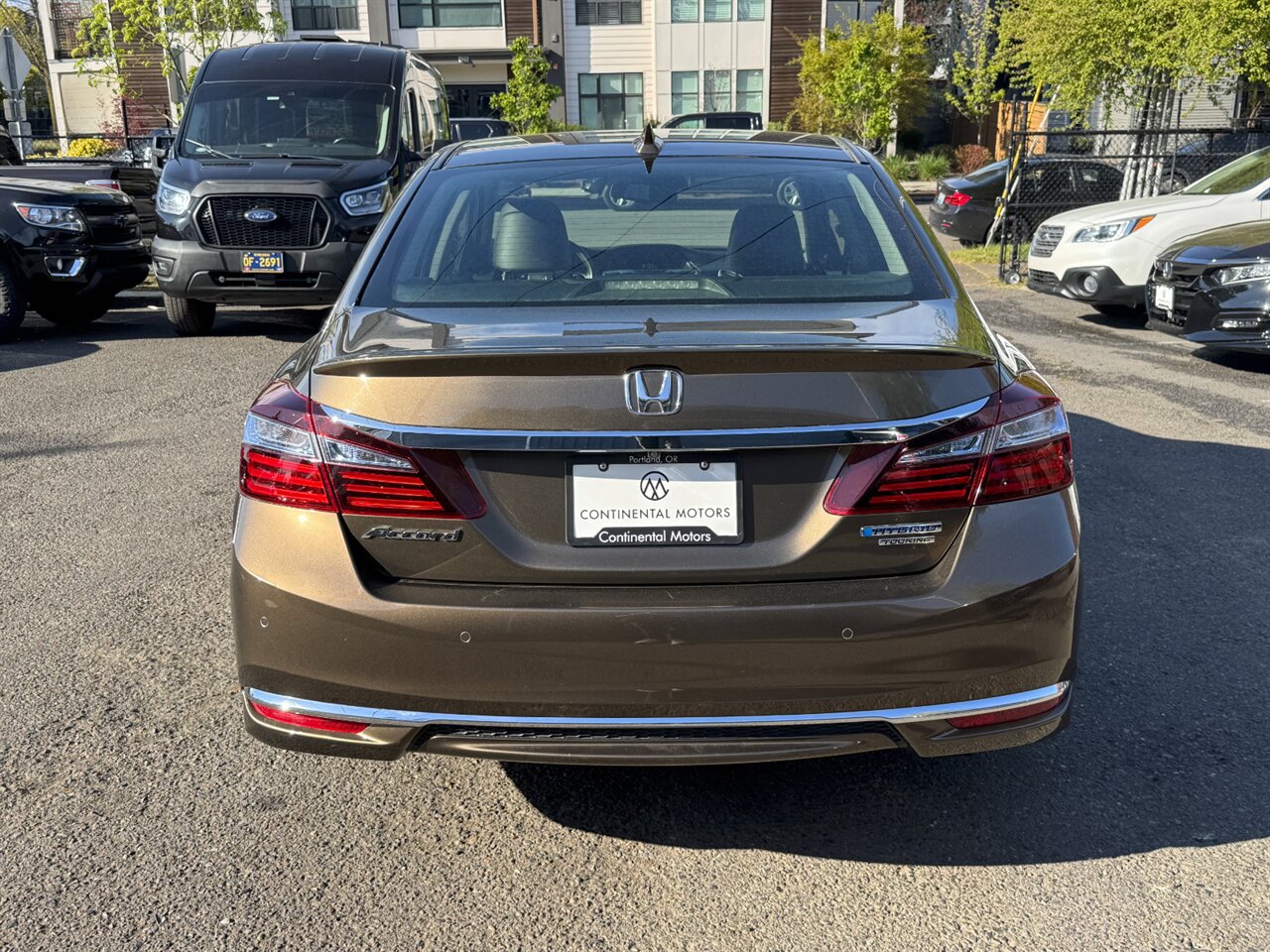 2017 Honda Accord Hybrid Touring 47 AVG MPG ADAPTIVE BLINDSPOT - Photo 9 - Portland, OR 97211