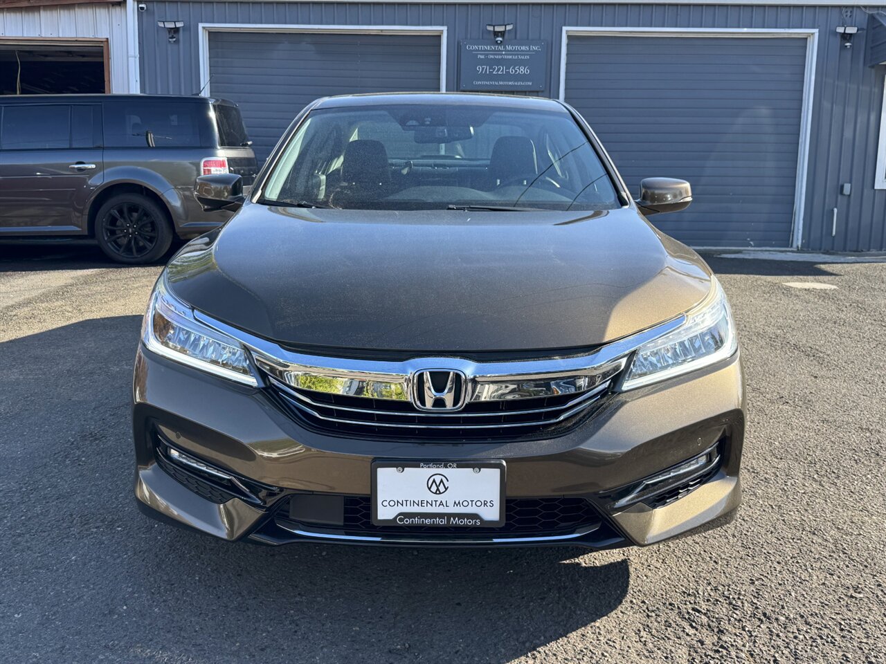2017 Honda Accord Hybrid Touring 47 AVG MPG ADAPTIVE BLINDSPOT - Photo 5 - Portland, OR 97211