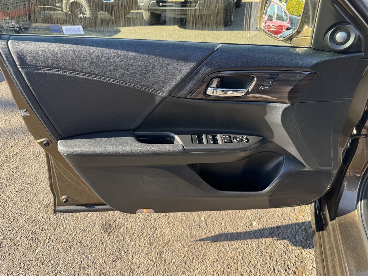 2017 Honda Accord Hybrid Touring 47 AVG MPG ADAPTIVE BLINDSPOT - Photo 12 - Portland, OR 97211