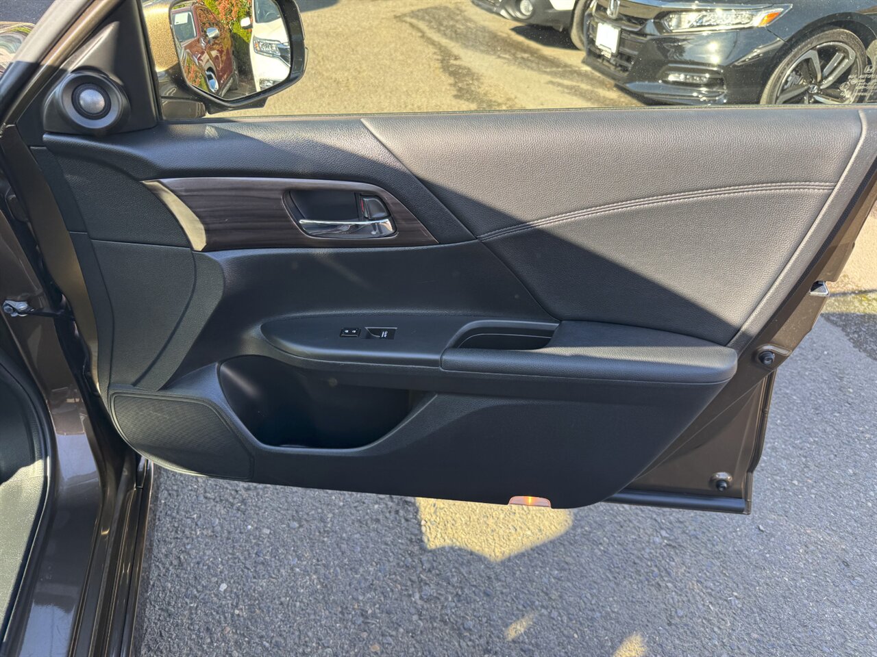 2017 Honda Accord Hybrid Touring 47 AVG MPG ADAPTIVE BLINDSPOT - Photo 19 - Portland, OR 97211