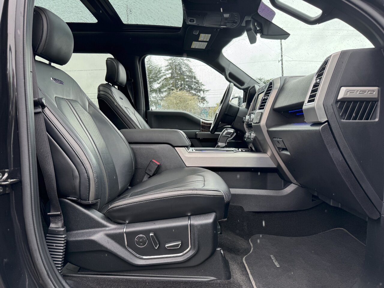 2015 Ford F-150 Platinum 4x4 ADAPTIVE CRUISE PANORAMA   - Photo 19 - Portland, OR 97211